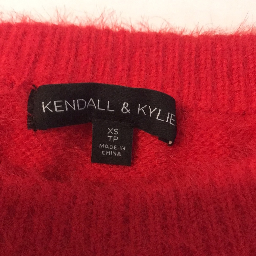 Kendall & Kylie Shorty Fuzzy sweater - Picture 2 of 4